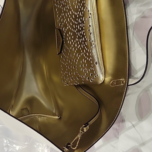 Victoria Secret white big bag and gold wallet - Picture 2 of 2